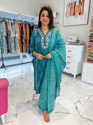 Doriya Bhandhani Parsi Suit Set - Preetibora