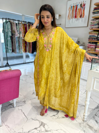 Doriya Bhandhani Parsi Suit Set - Preetibora