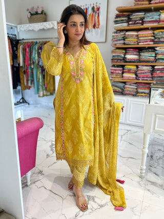 Doriya Bhandhani Parsi Suit Set - Preetibora