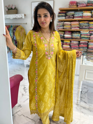 Doriya Bhandhani Parsi Suit Set - Preetibora