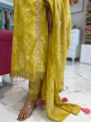 Doriya Bhandhani Parsi Suit Set - Preetibora