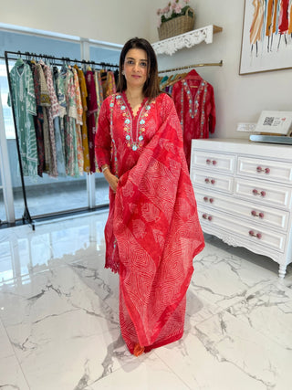 Doriya Bhandhani Parsi Suit Set - Preetibora