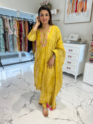 Doriya Bhandhani Parsi Suit Set - Preetibora