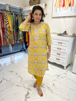 Embroidered Patola Set - Preetibora